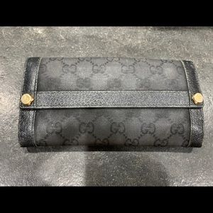 Authentic Gucci wallet